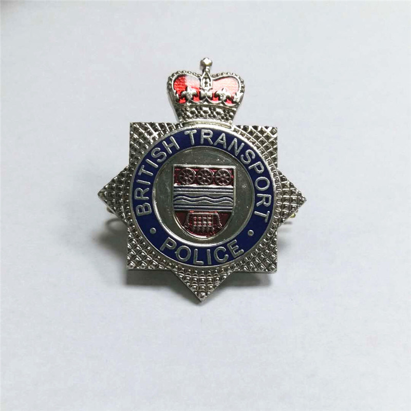 Rooney k&uuml;ssen Abzeichen gegen Everton