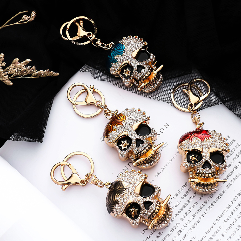 New Manufacturers European American diamond Ghost head creative epoxy 3d hip hop car metal keychain for bag pendant