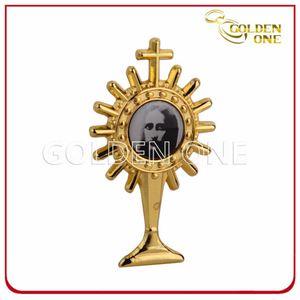 Customized Die Stamped Staples Name Tags Engraved Gold Plated Metal Badge 